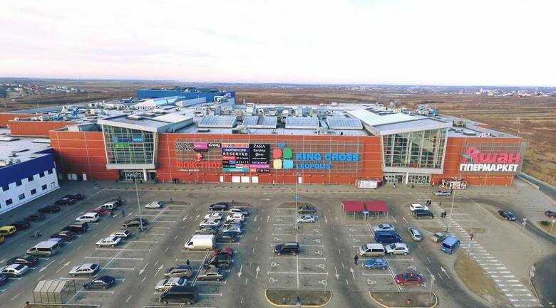 Майданчик біля ТРЦ King Cross Leopolis