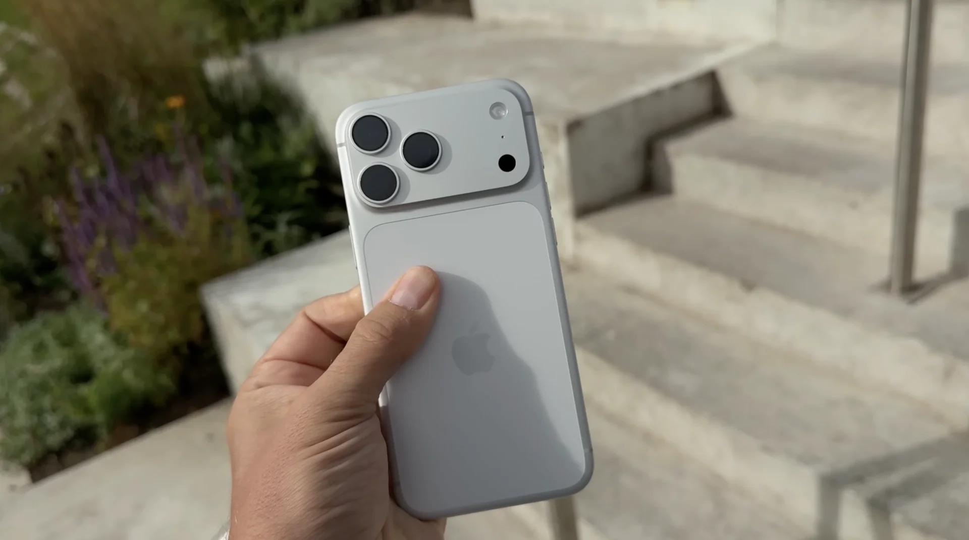 гаджет iPhone 17 Pro Max