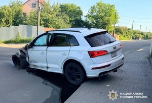 На Львівщині: Юнак жорстоко розправився з матір’ю, а потім спричинив смертельну ДТП. (Фото, відео)