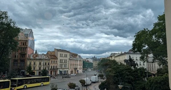 Грозовий Львів: синоптики попереджають про шторм!