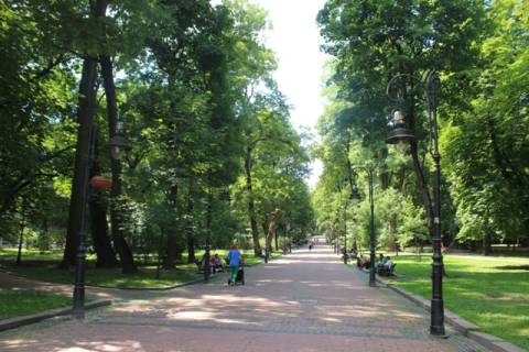 Львів: в парках знову торгуватимуть. Оголошено нові аукціони з оренди торгових місць.