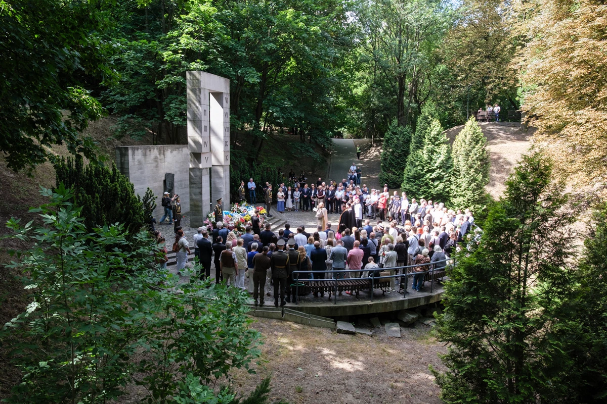 На Вулецьких пагорбах: Львів вшанував пам’ять науковців, трагічно розстріляних нацистами.