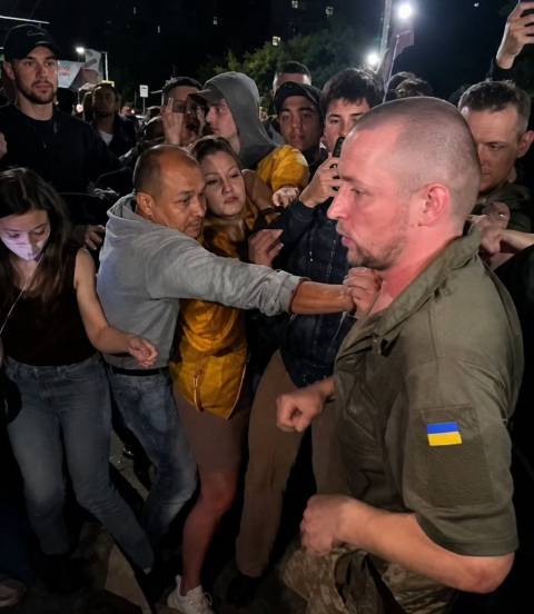 Сихів: Масові заворушення, ТЦК авто перевернуто. Кримінальне провадження.