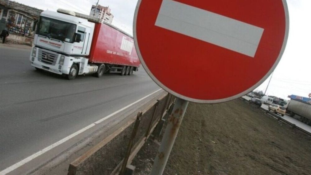Львів: фурам в спеку в’їзд заборонено для полегшення руху та запобігання заторам.