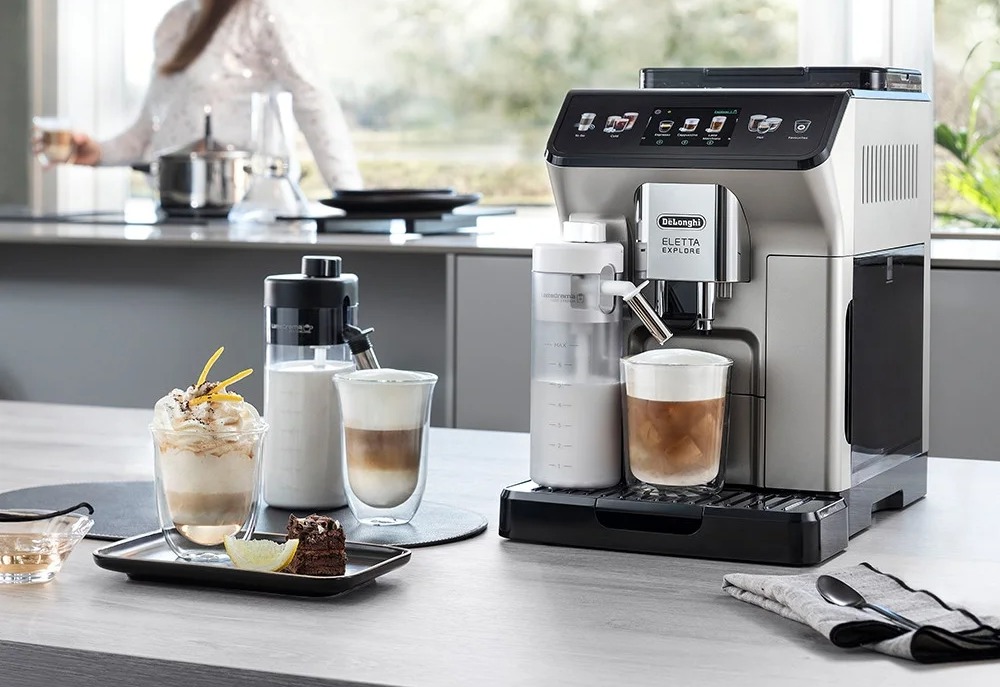 DeLonghi Eletta Explore: коли одна кавомашина замінює цілу кавʼярню