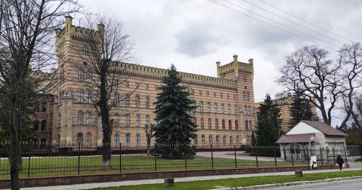 Львівського викладача засудили за хабарі в ДСНС.