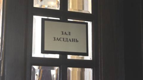 Посадовець Львівської залізниці отримав 5 років за хабар.